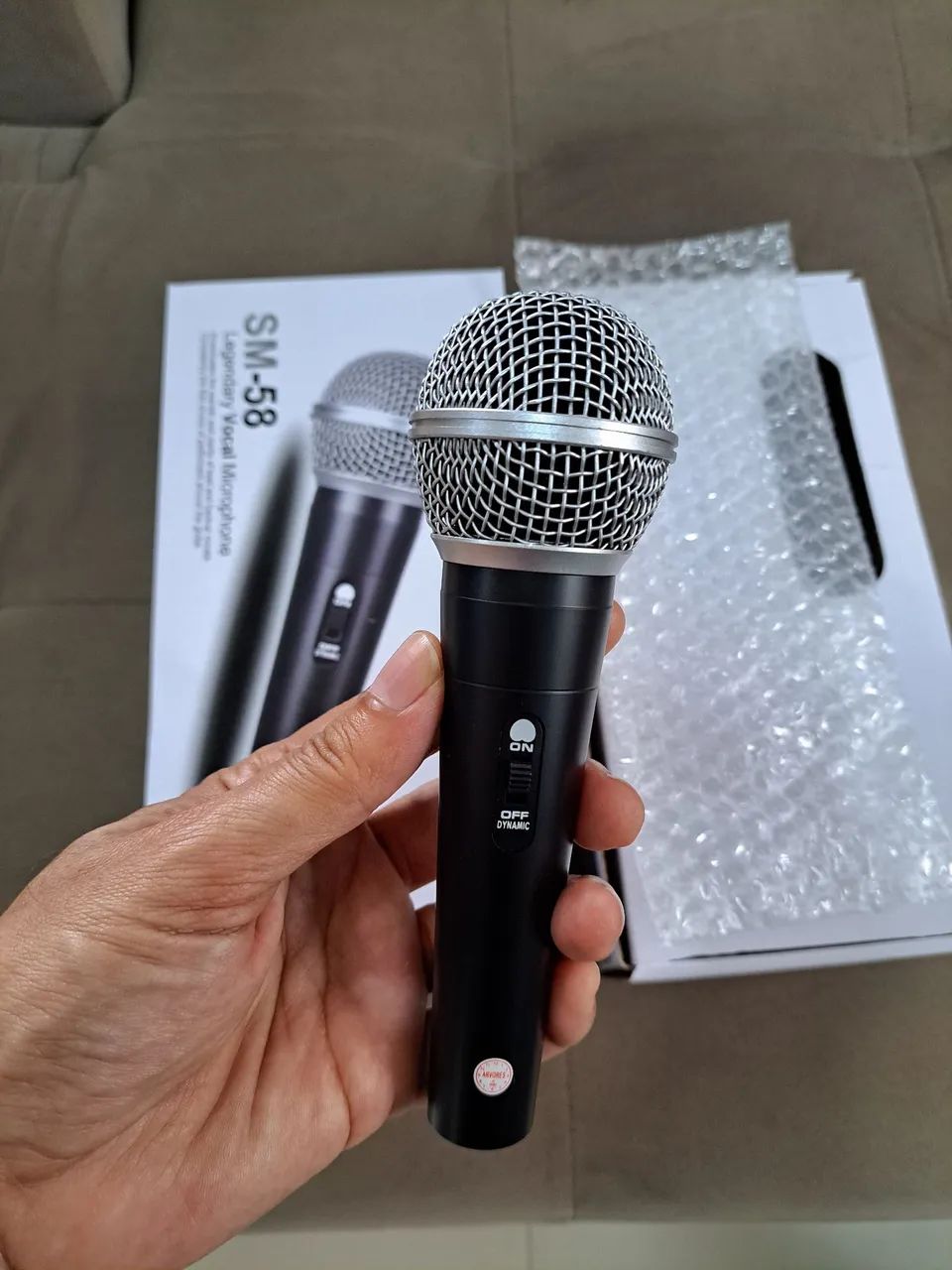 Microfone SM58 com fio  - Foto 4