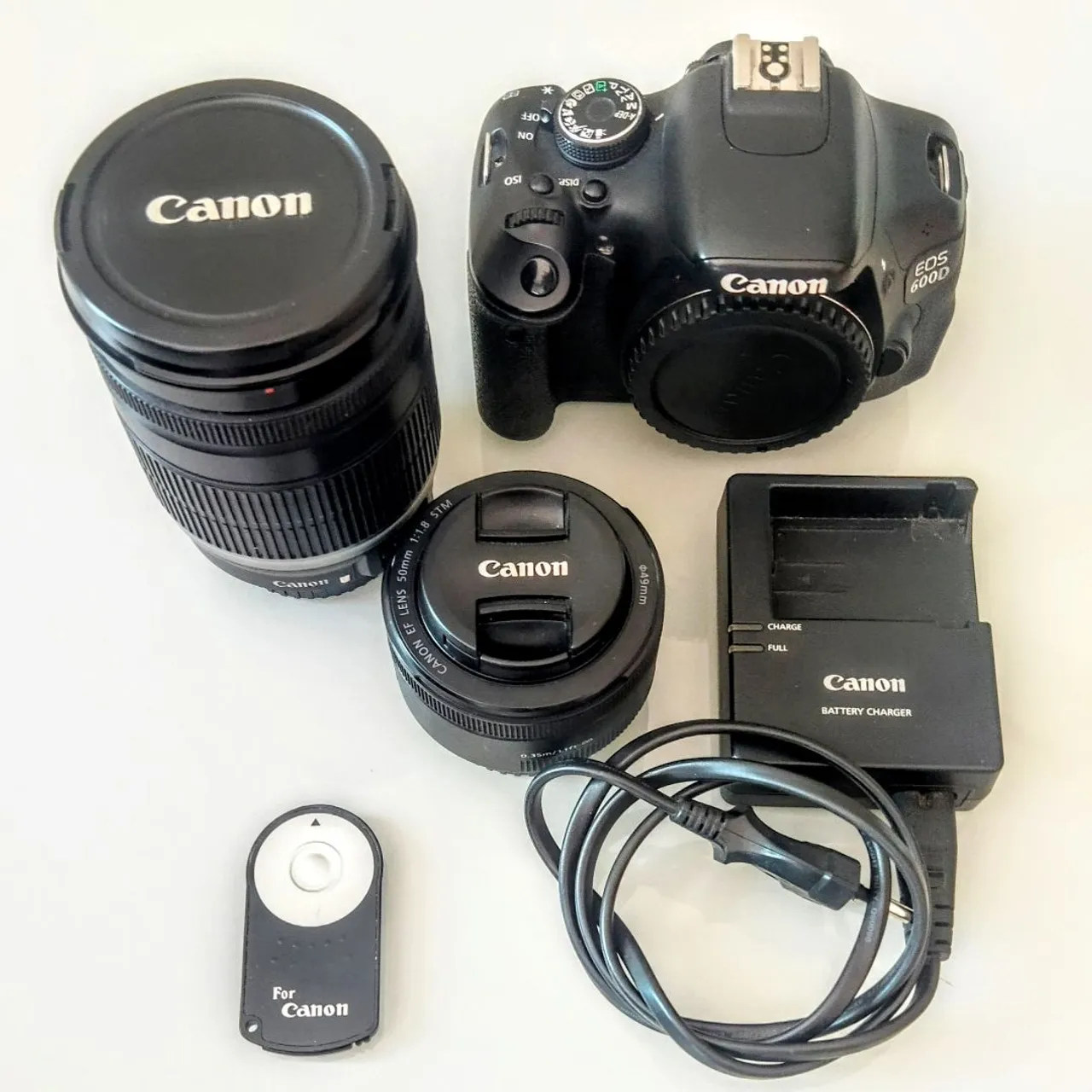 Canon EOS 60D + Lente 50mm + Lente 18-200mm