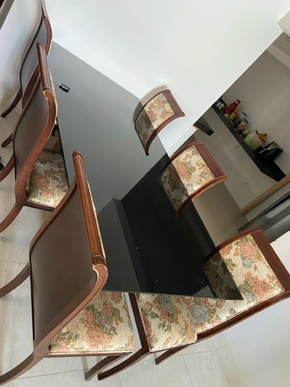 Mesa de Jantar em Vidro Preta com 8 Cadeiras