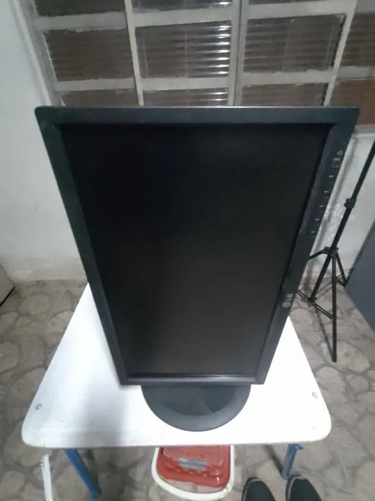 Monitor LG LCD 19 polegadas - Foto 2