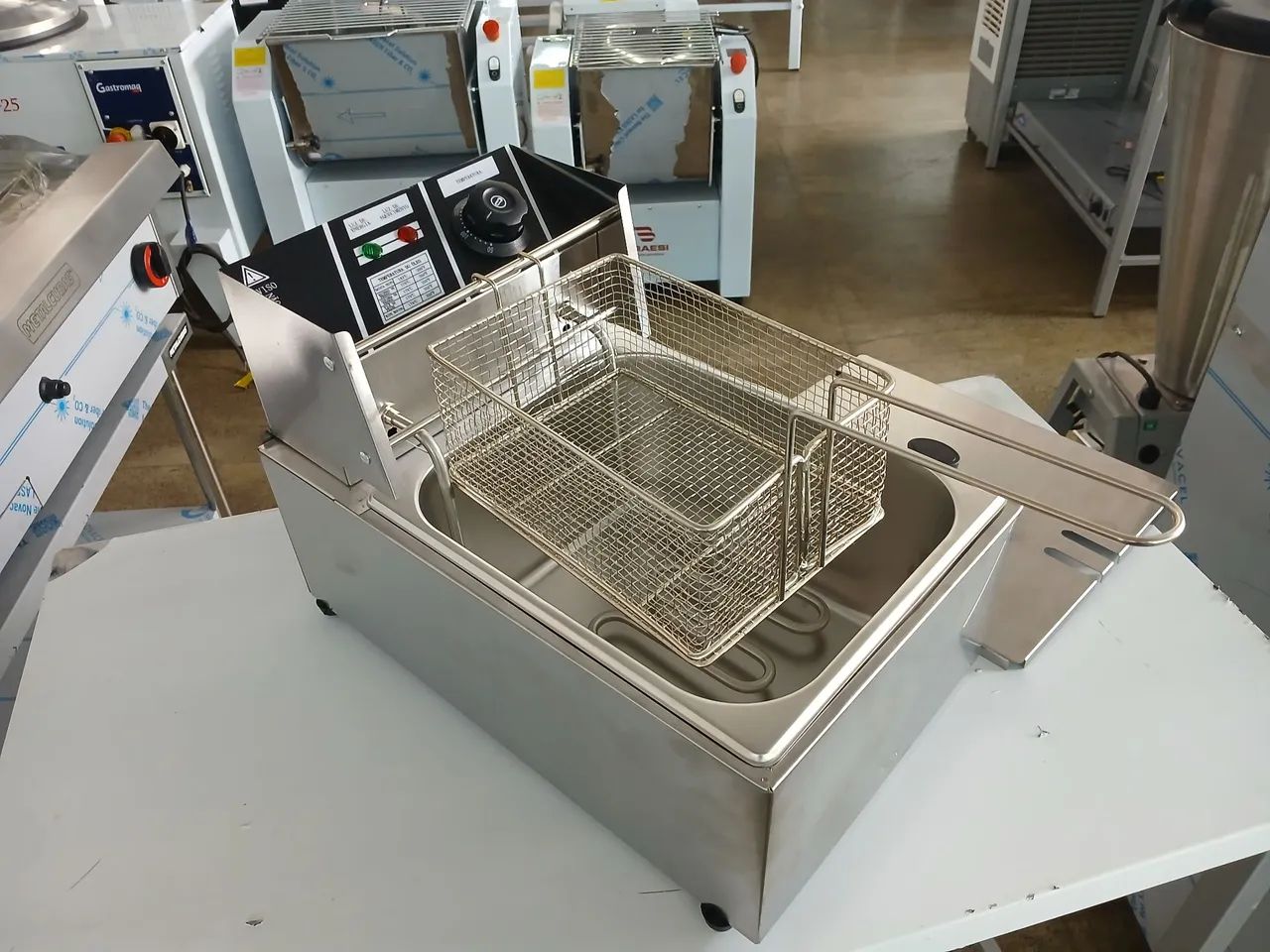 Fritadeira Elétrica que Cuba 6 Litros Stevan Metal  - Foto 4