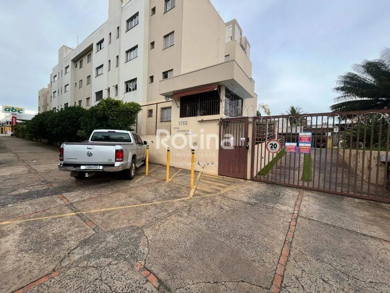 Apartamento para alugar, 2 quartos, Marta Helena - Uberlândia/MG - Rotina Imobiliária