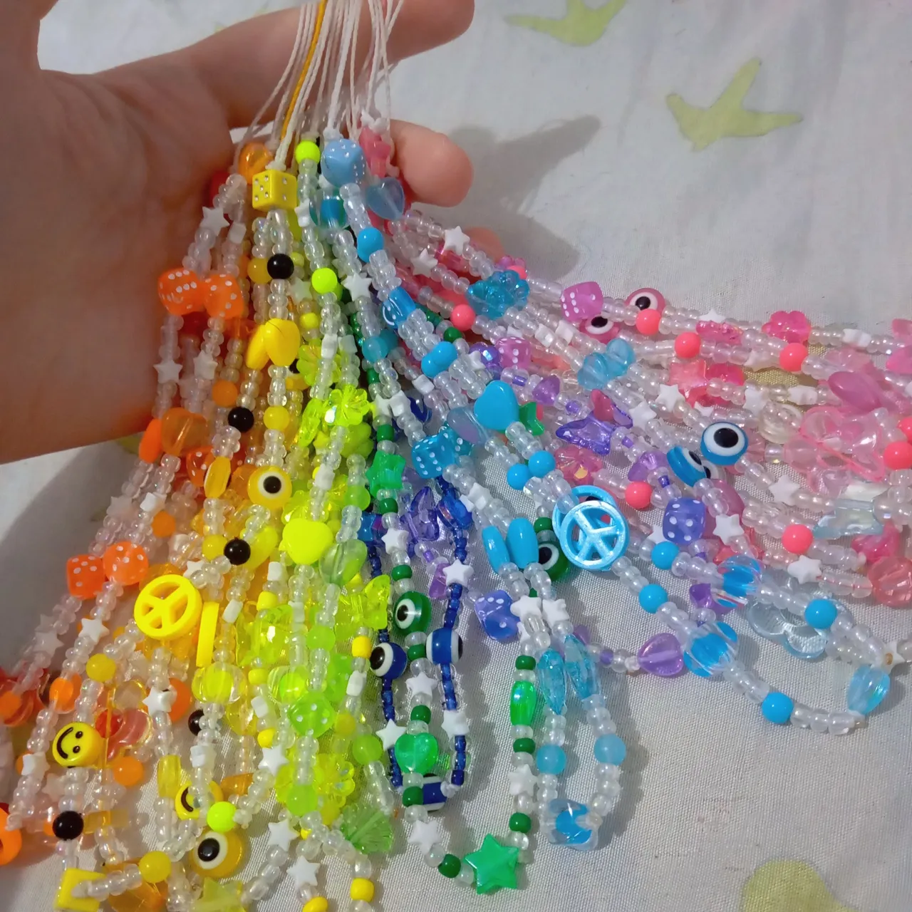Lote com 20 chaveiros de celular. (Artesanato, miçanga)