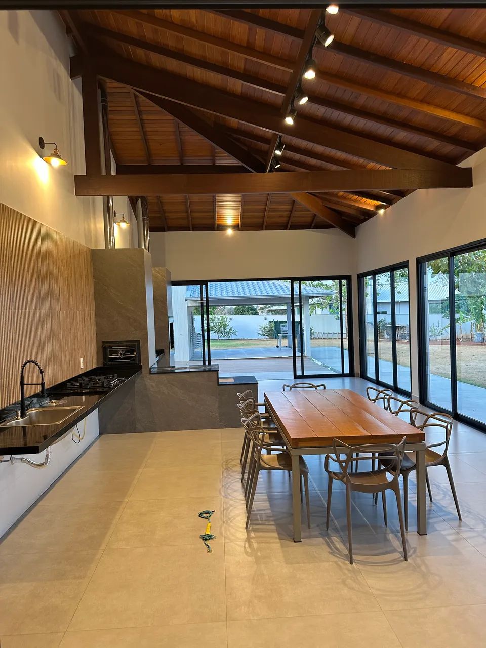 VENDO EXCELENTE CASA EM CONDOMÍNIO FECHADO - Foto 12