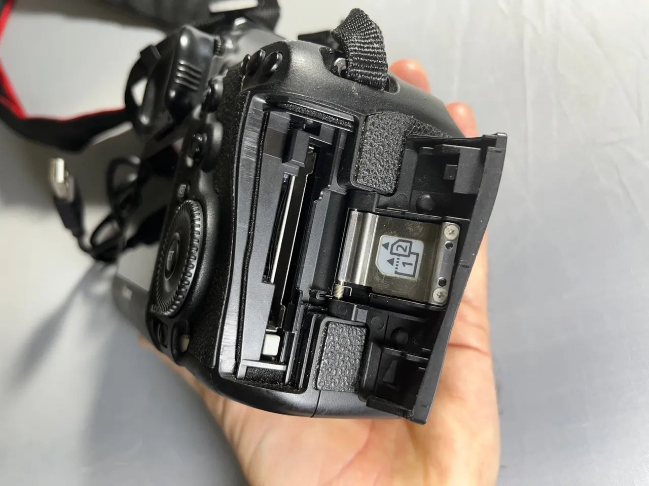 Câmera Canon 5D Mark III - Corpo, Semi-nova (70 Mil Cliques) - Foto 3