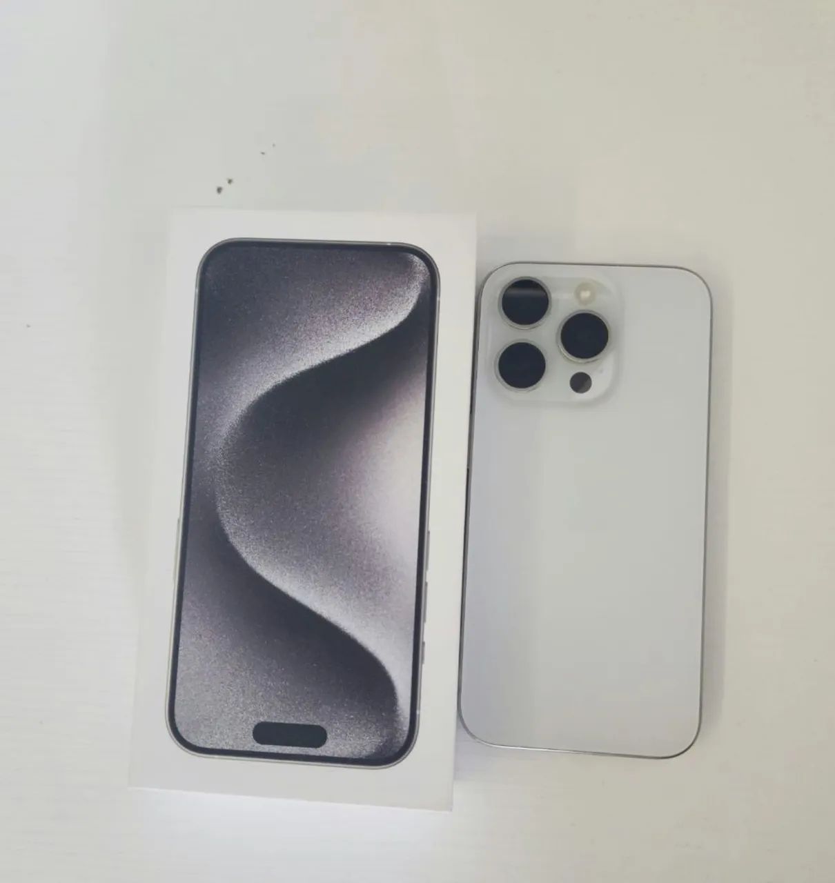 Iphone 15 pro 256GB Saude Bateria 89% - Celulares e Smartphones