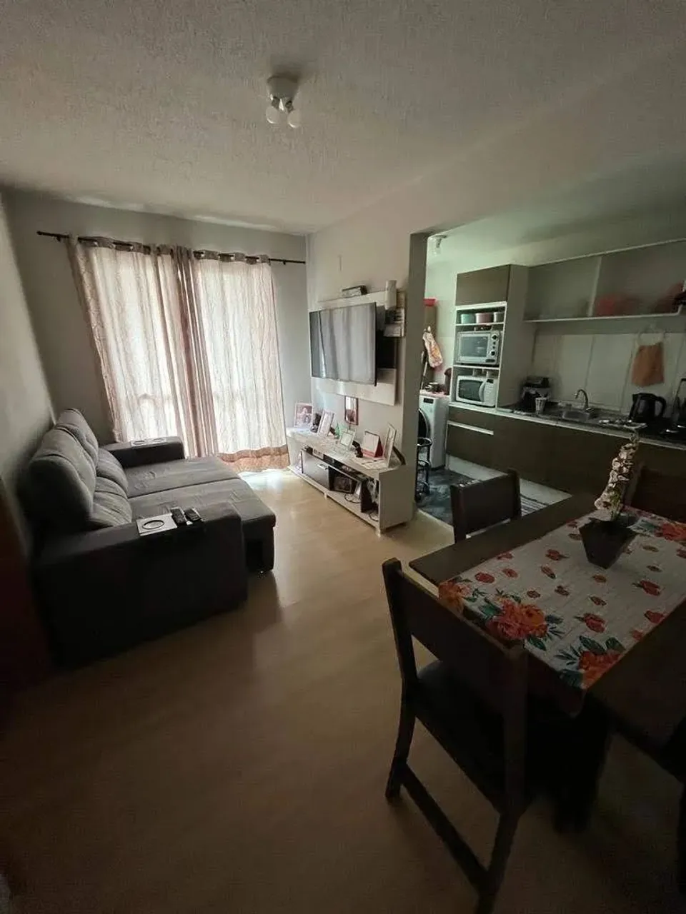 Excelente apartamento no Bairro São Virgílio! Conta com 02 dormitórios, sala para 02 ambie