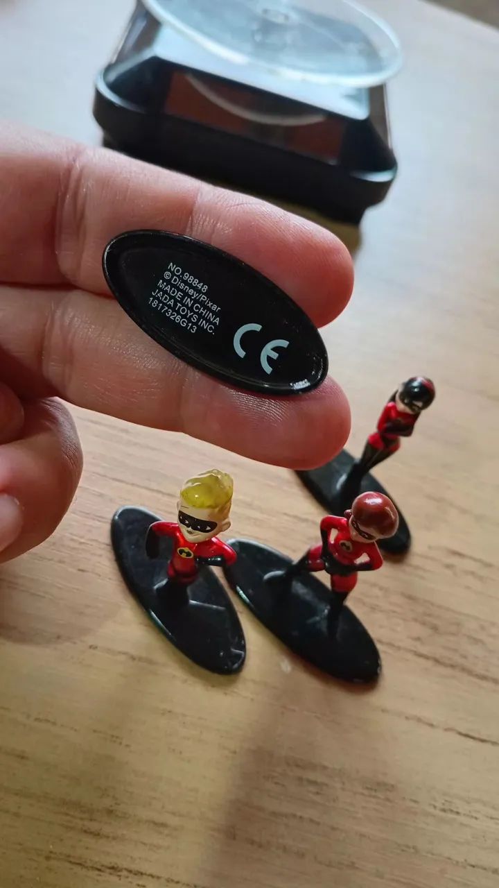 Bonecos miniaturas  - Foto 2
