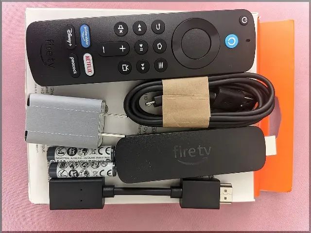 Fire TV Stick 4K com Controle por Voz Alexa 8GB Lacrado