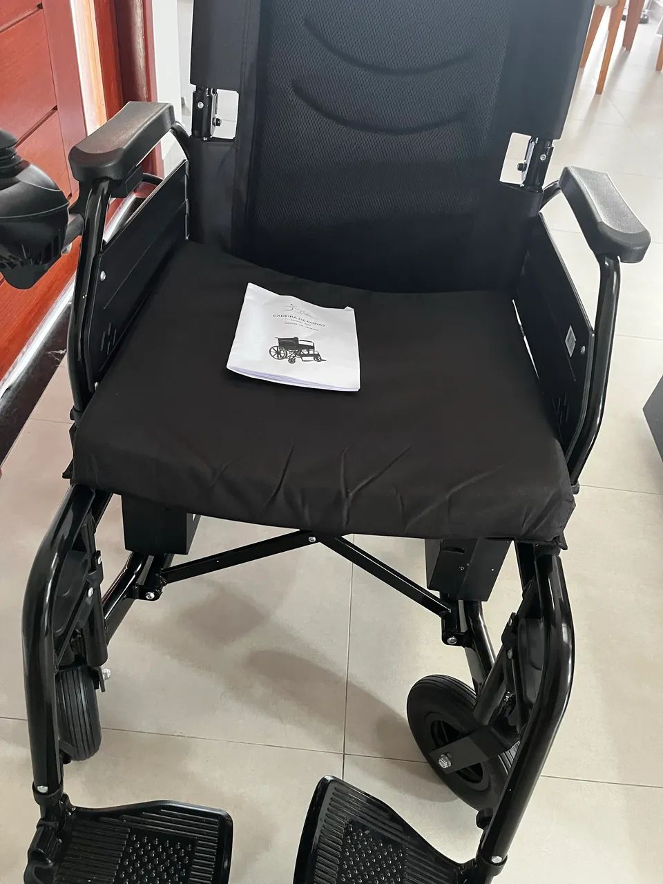 Cadeira de Rodas motorizada  - Foto 3