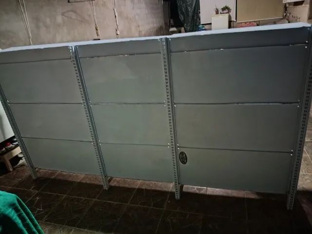 Gôndola  Comprimento 2,62  Altura 1,40 Largura 35 cm Profundidade 30cm