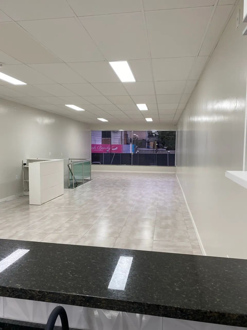 Alugo ponto comercial no parque 10 altos