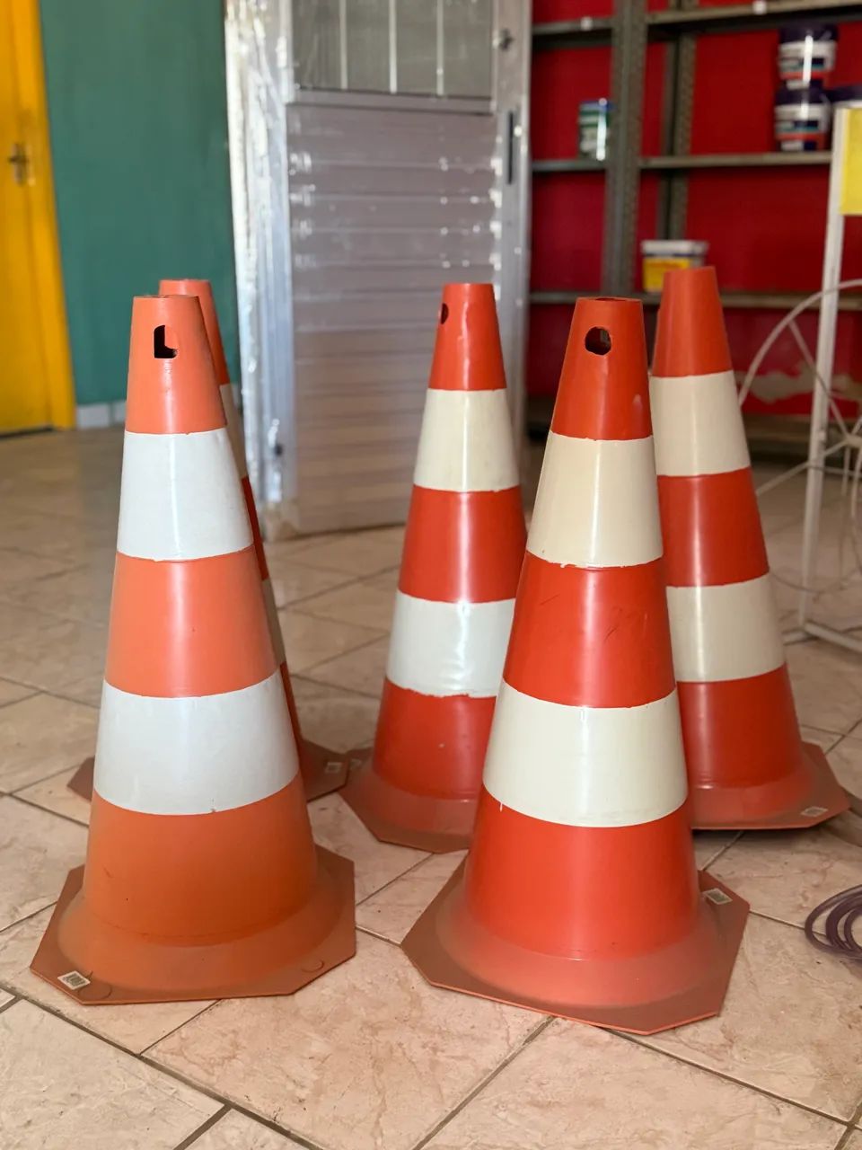 Cone de sinalização resistente - Foto 2