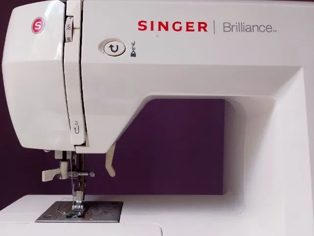 Máquina de Costura Singer Brilhance