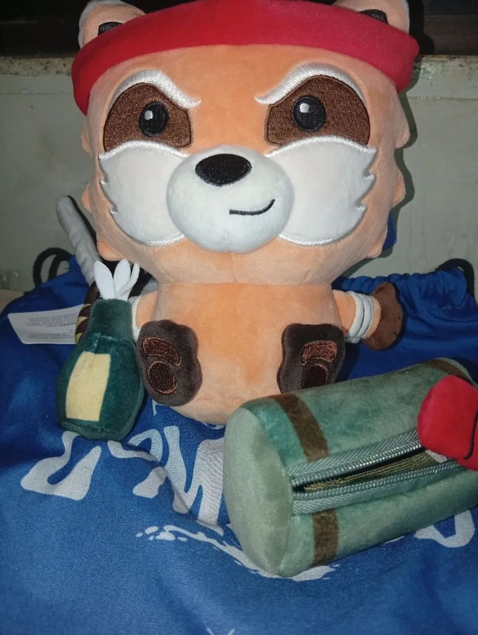 Brawler Spiffo Plushie Oficial - Project Zomboid x Makeship (Edição Limitada) - Foto 3