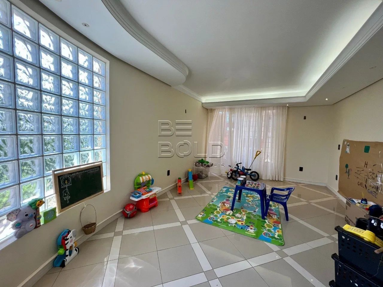 Casa com piscina e 3 dormitórios em Coqueiros - Foto 4