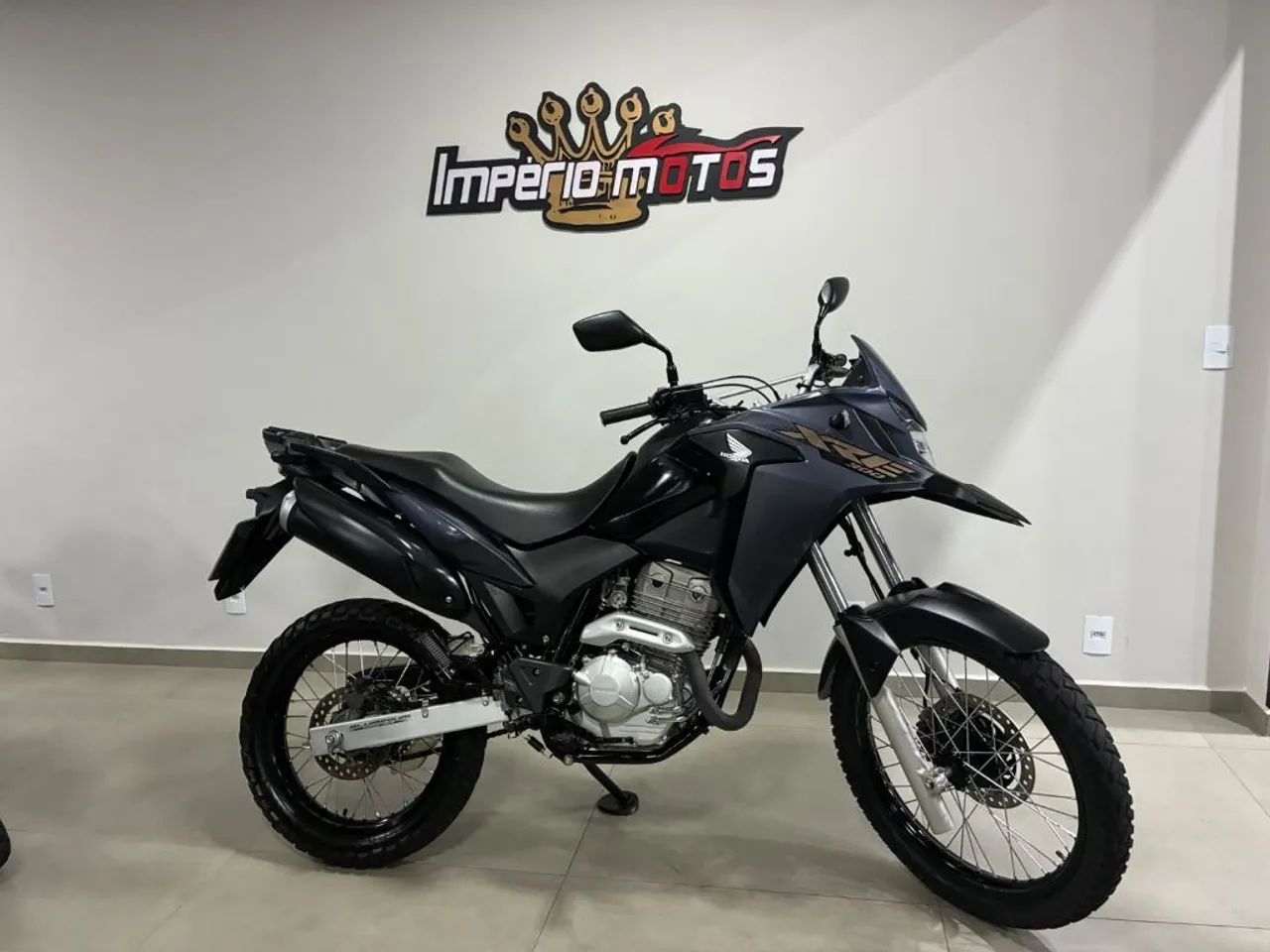 XRE 300 (PARA EXIGENTES)
