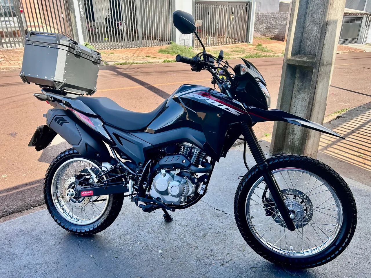 Bros 2025 com 3 mil km nova nova 