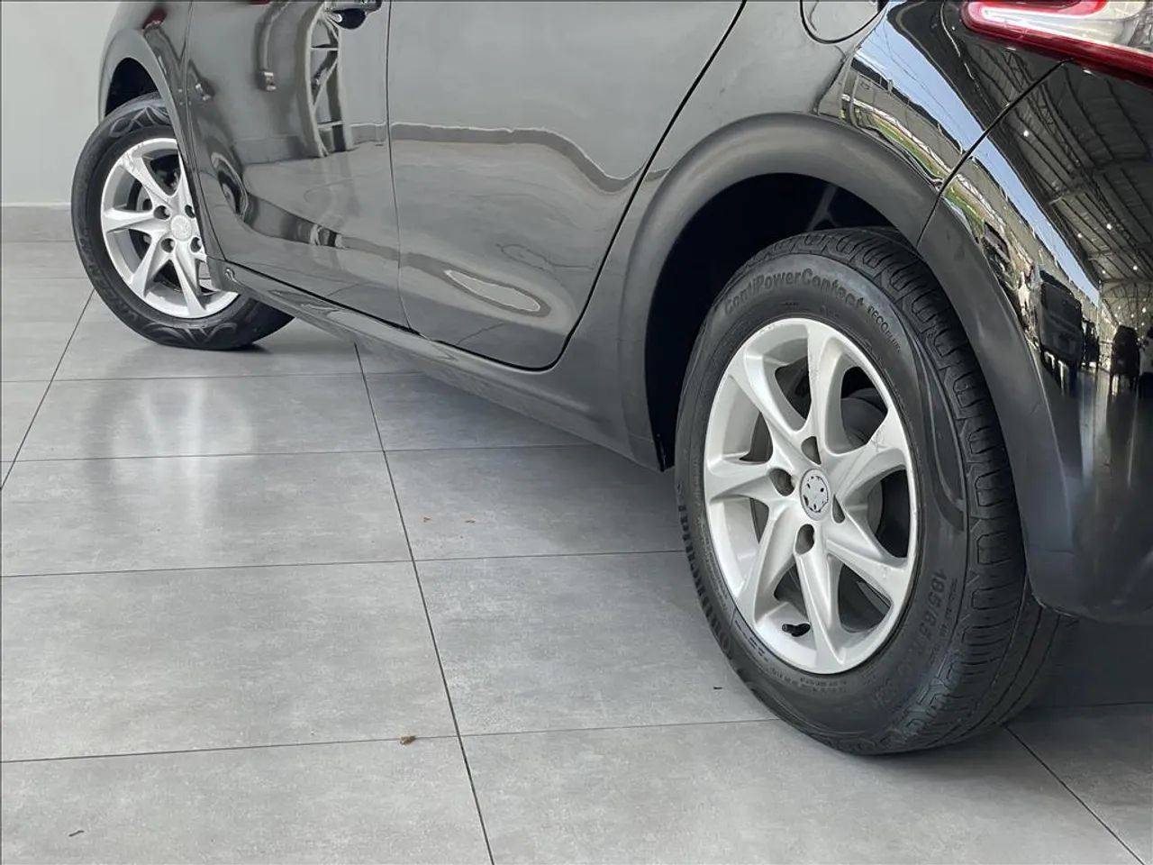 Peugeot 208 Allure 1.5 Flex 8V 5p, foto 10 de 20
