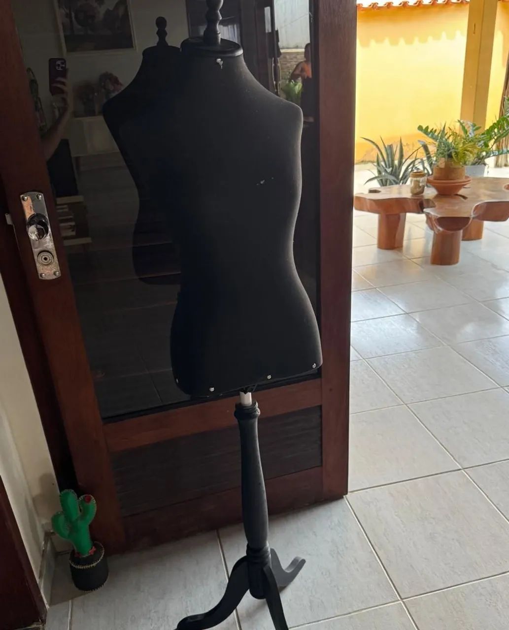 Vendo manequim  busto feminino R$ 350