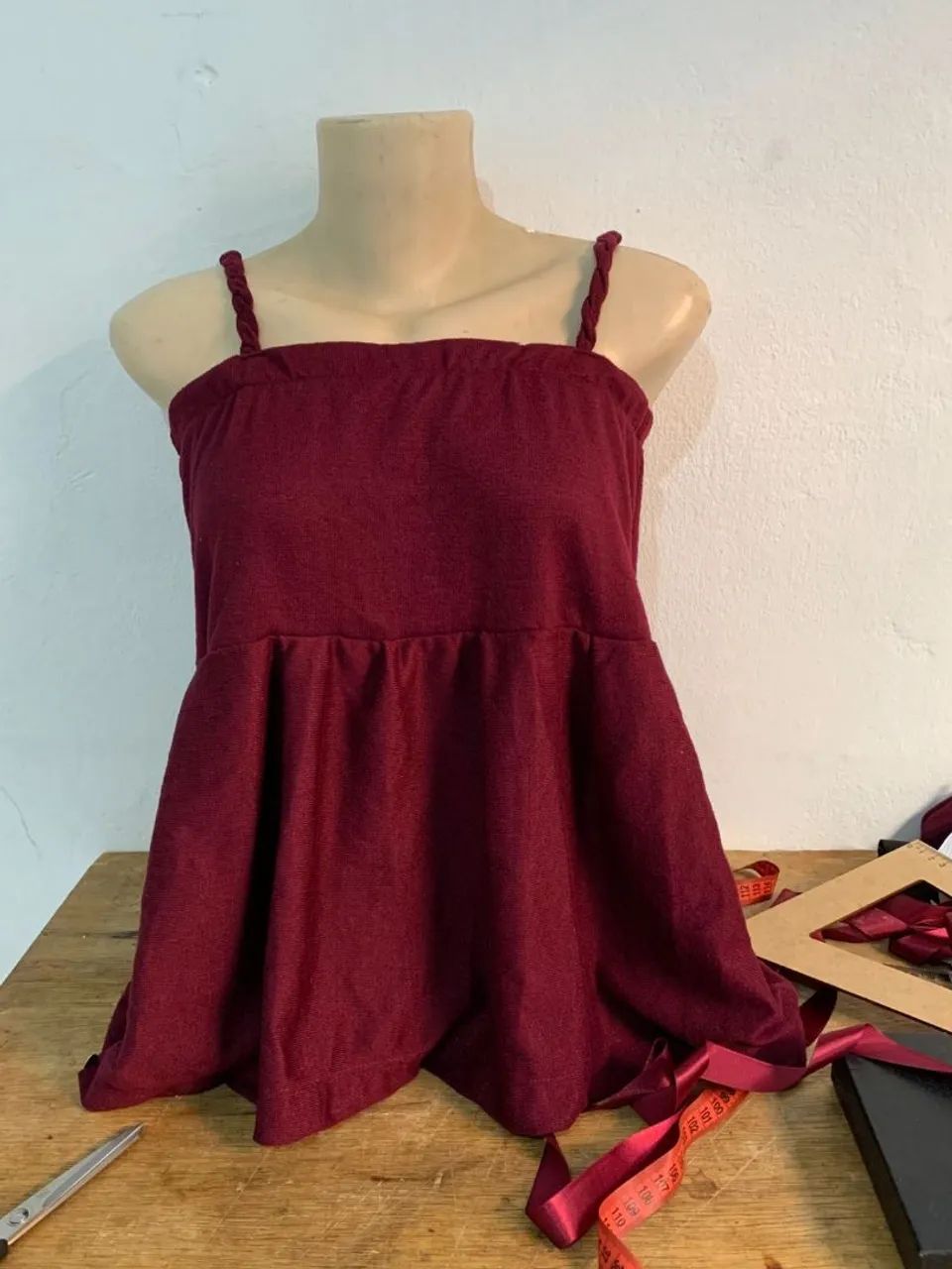 Blusa de alça com babado  - Foto 2