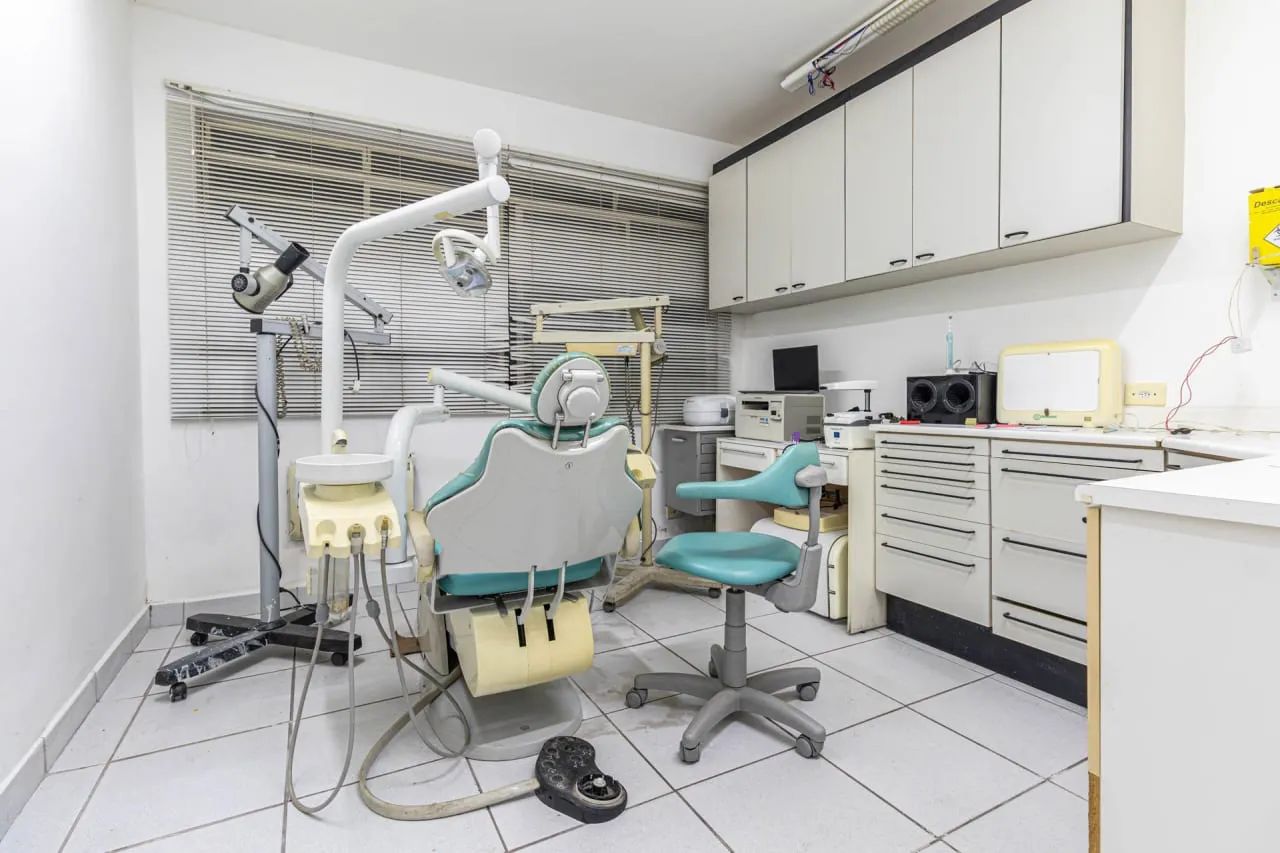 Casa comercial na Rua Tutóia, 272 - sala 5  15 m²