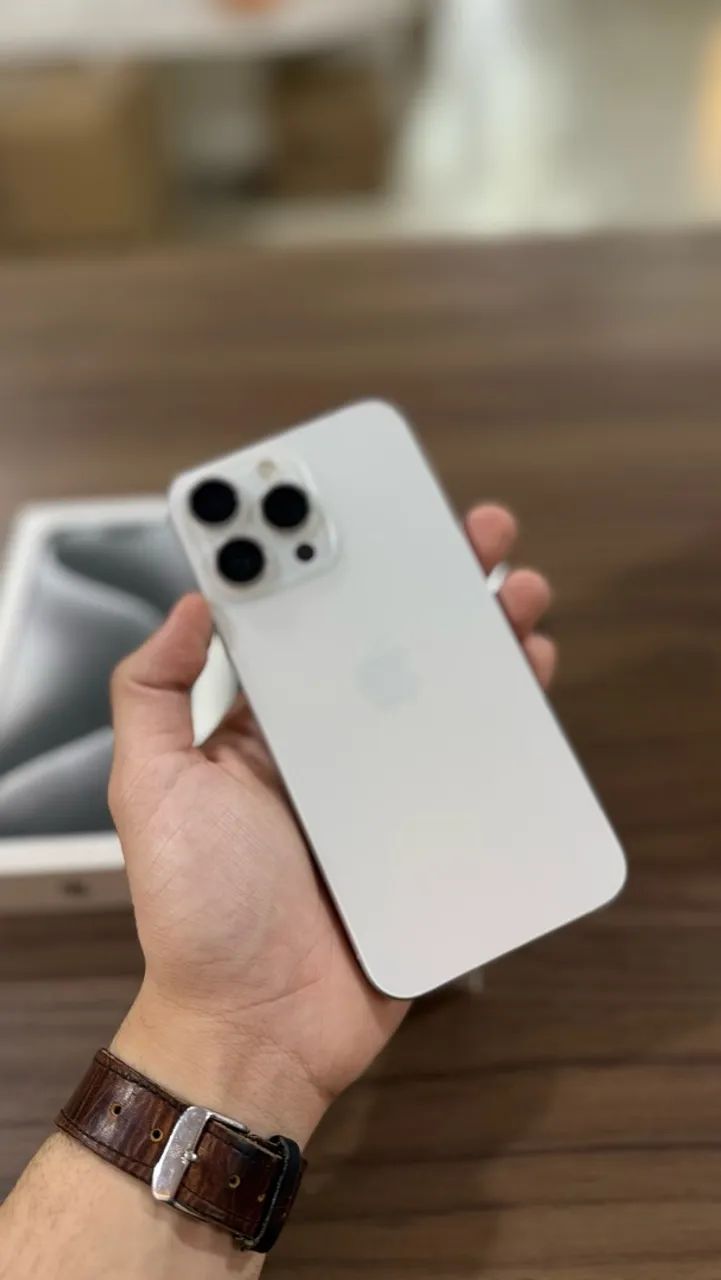 iPhone 15 Pro Max 256GB Titânio Branco | Impecável | Caixa + Cabo Original - Foto 3