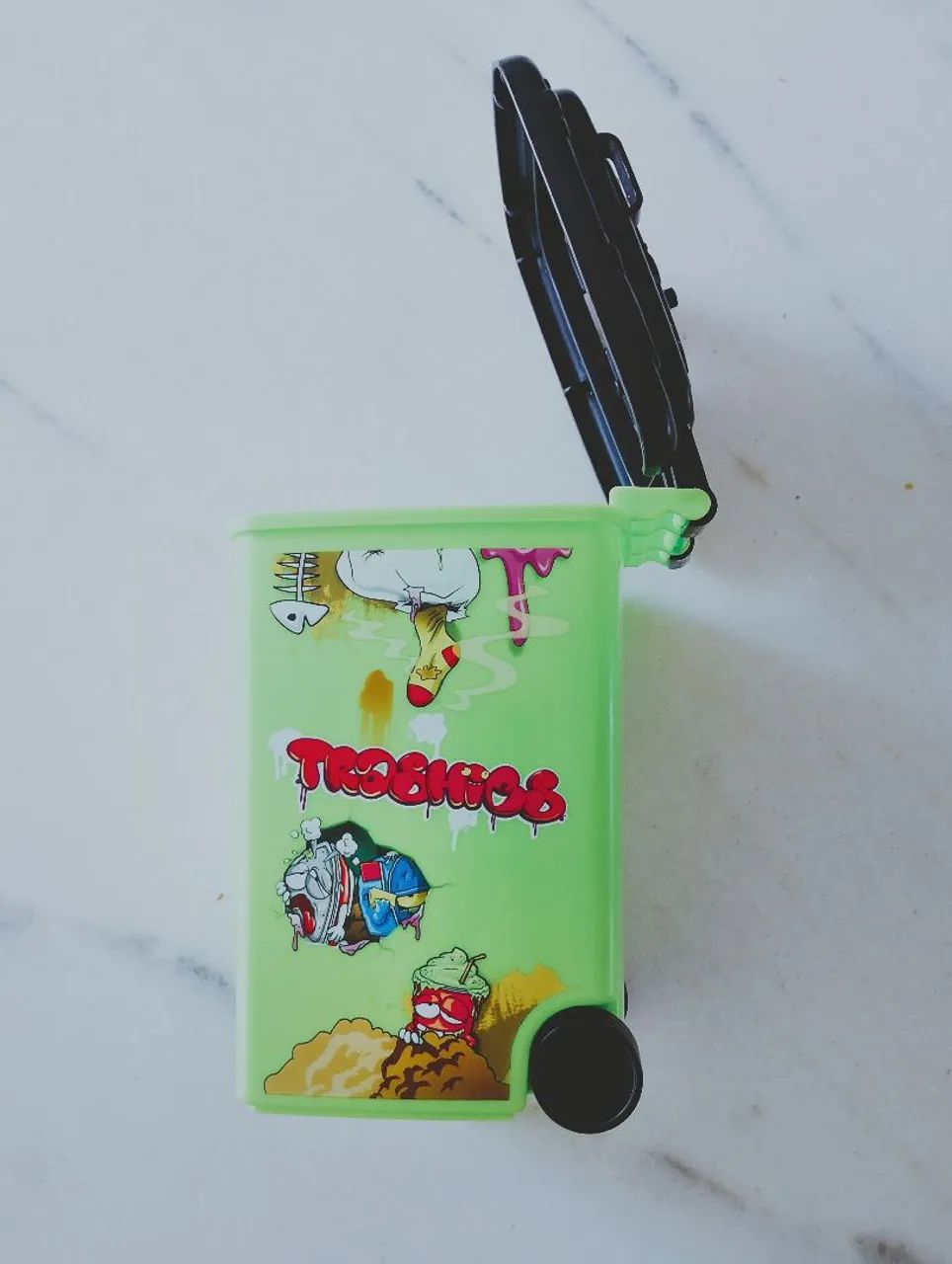 Brinquedo lixeira trash pack com monstrinhos da coleção - Foto 3