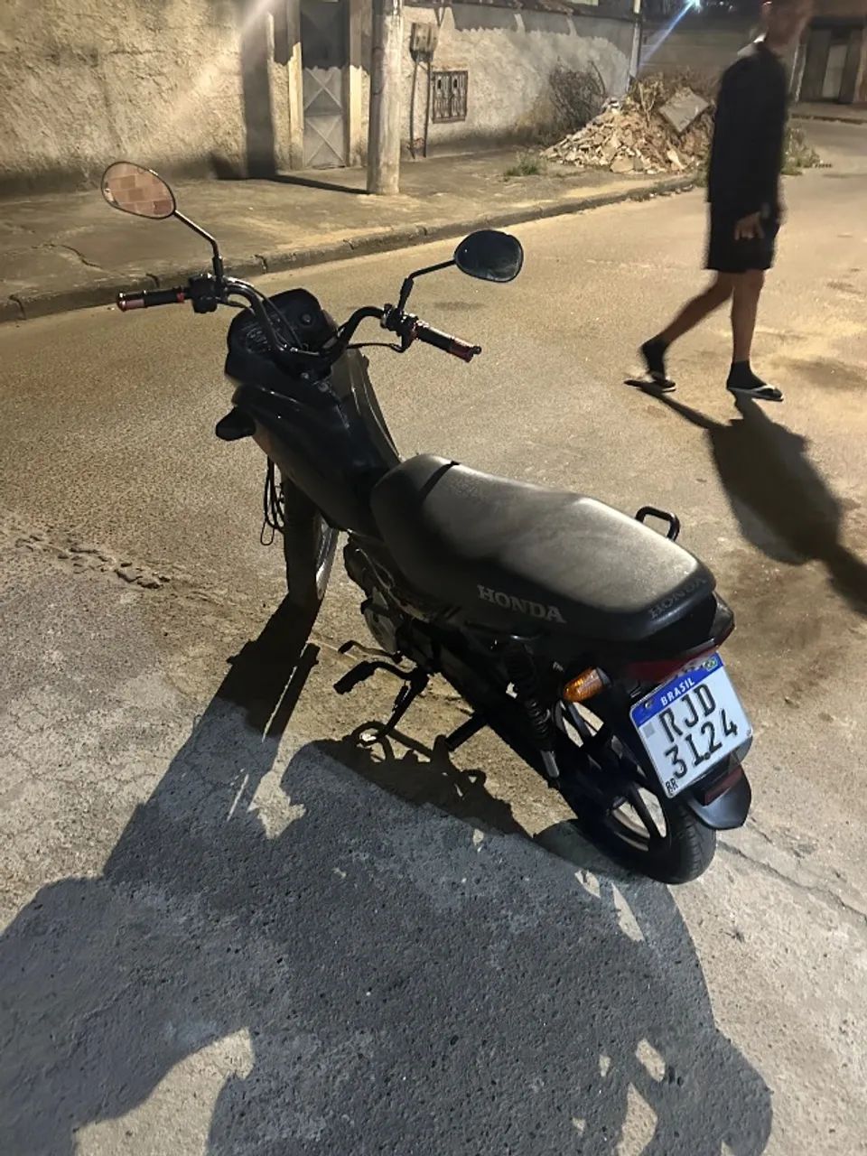 Pop 110cc  2021 preta TODA EM DIA E DOCUMENTADA SÓ TRANSFERIR  - Foto 4