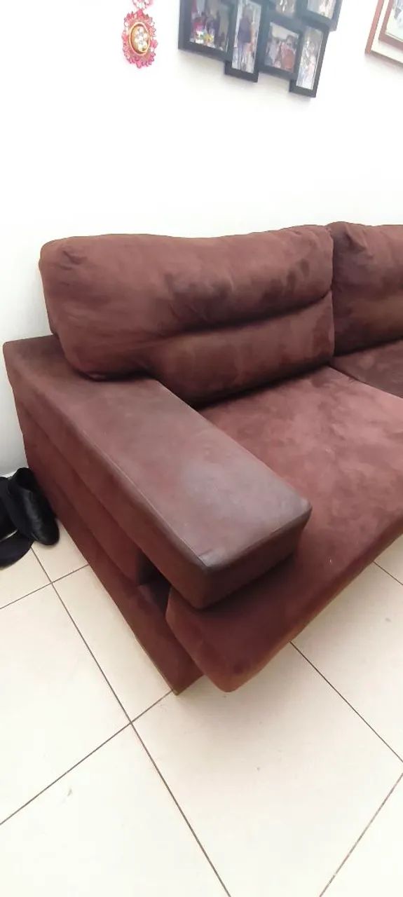 Sofá 2 Lugares Grande em Suede Marrom - Confortável e Conservado - Foto 3