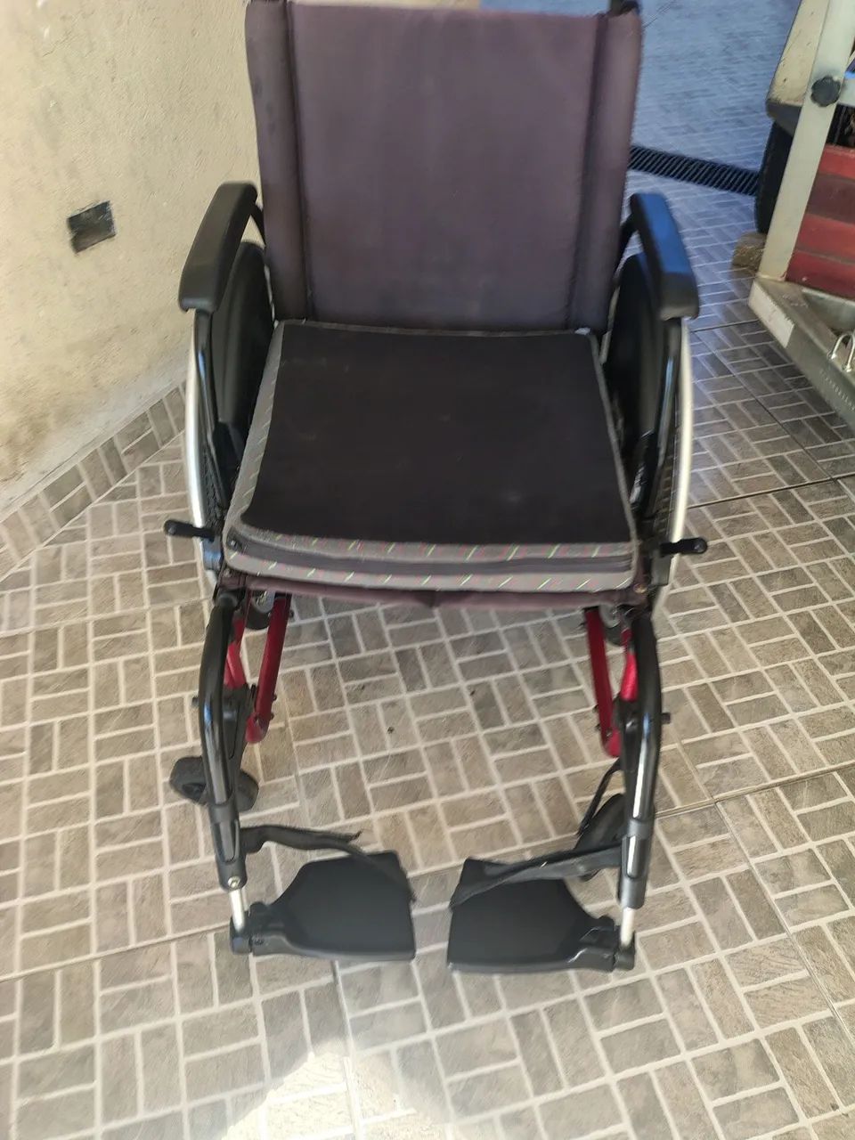 Cadeira de rodas 0,49 tamanho  - Foto 5