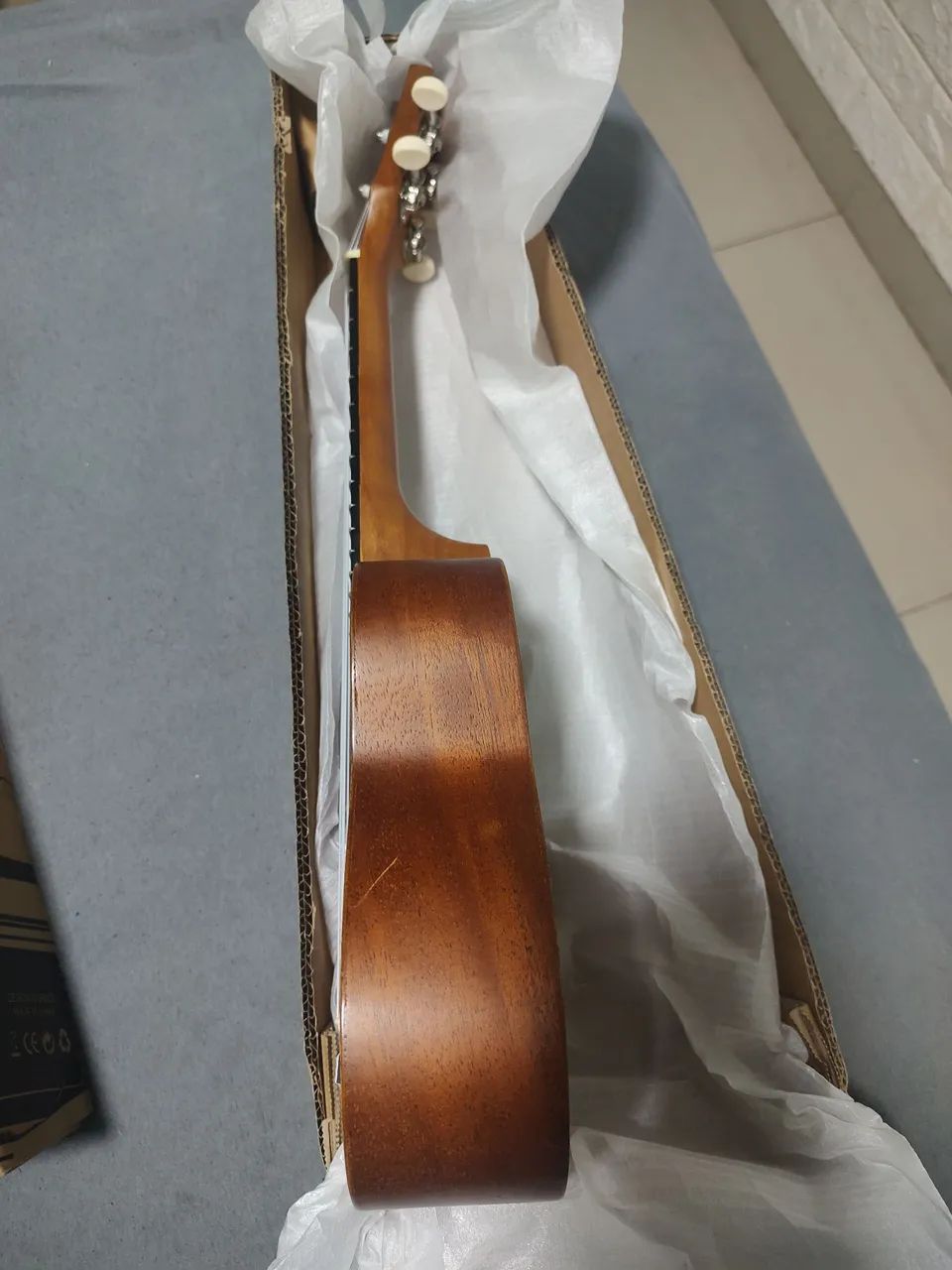 UKULELE SOPRANO SPRING  - Foto 3