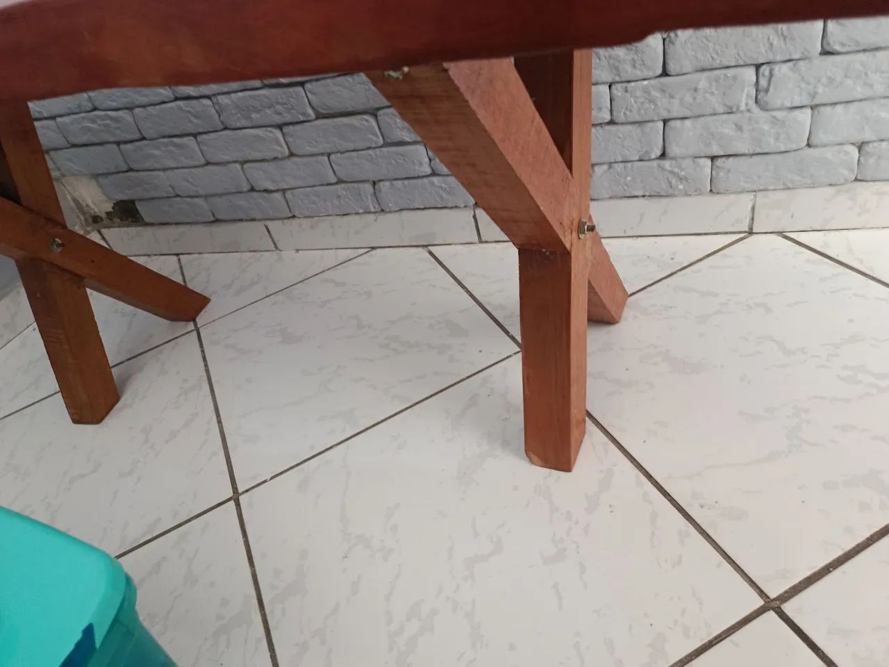 Vende-se duas mesas em Madeira Rústica - Foto 3