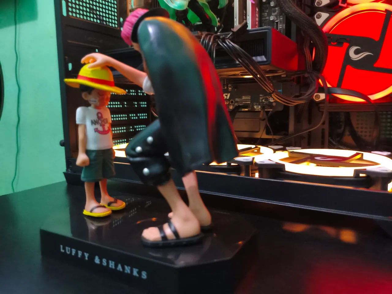 Action figure do Luffy e shanks - Foto 4