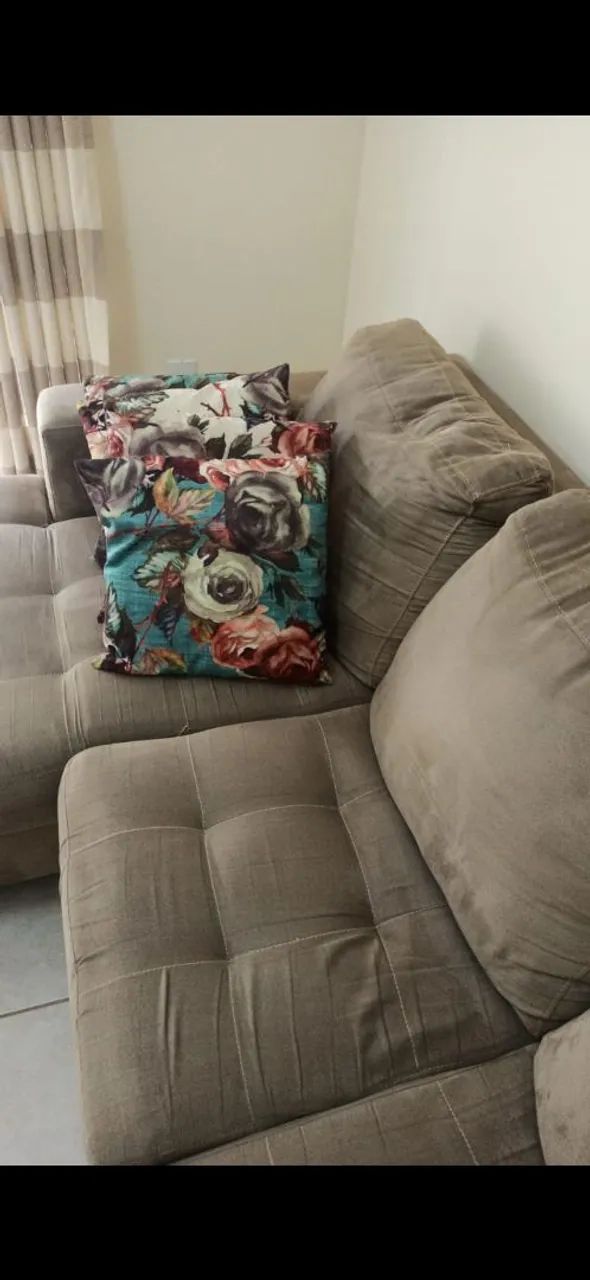Sofá com chaise - 4 lugares -2,70 m - Ótimo estado - Foto 2