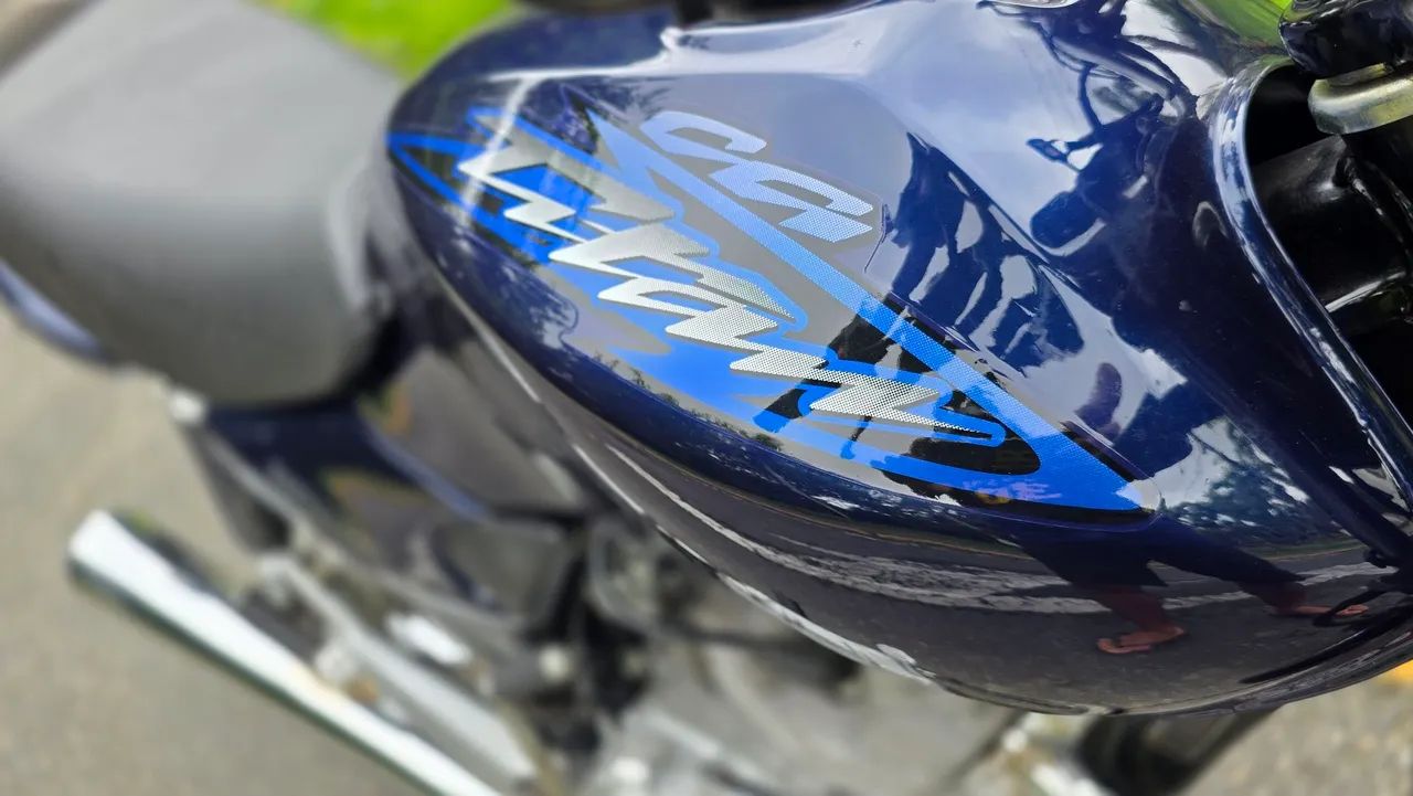 Titan 2001