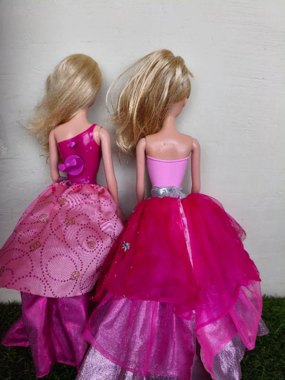 Duas Barbies com defeitos - Foto 4