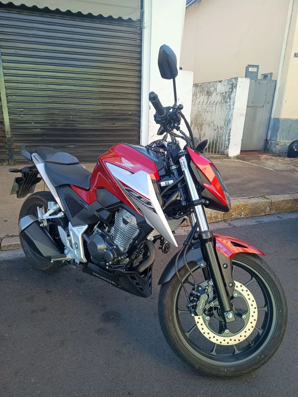 Vendo Cb300f 