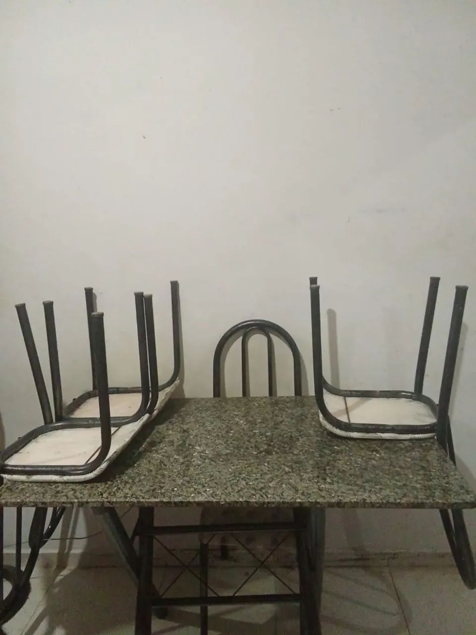 Mesa de 4 lugares 