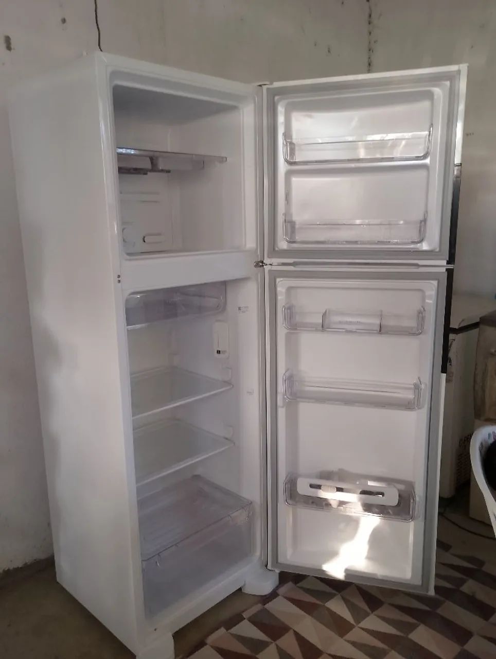 Geladeira Consul nova branca