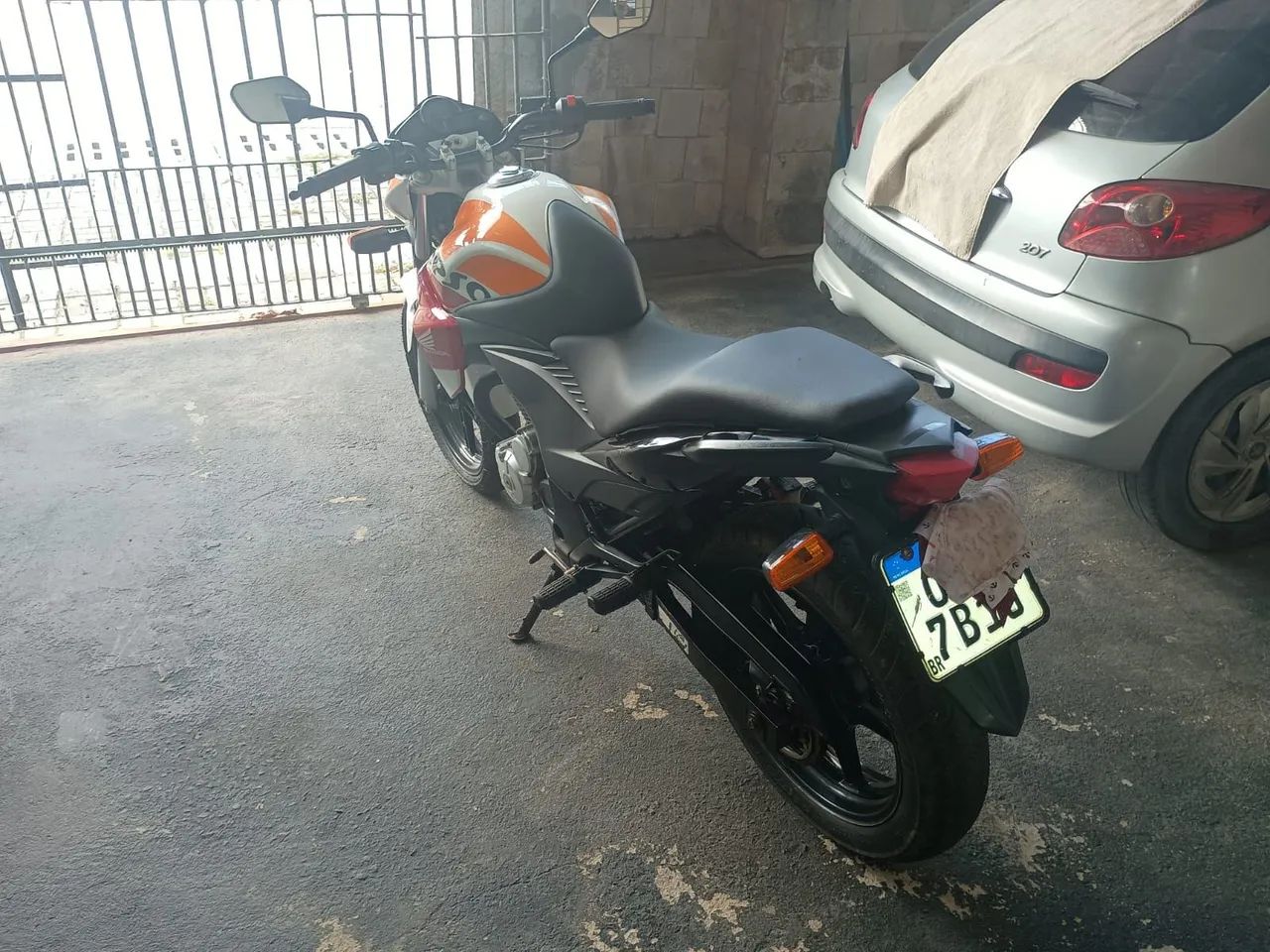 CB 300R Repsol 2014 - Foto 2