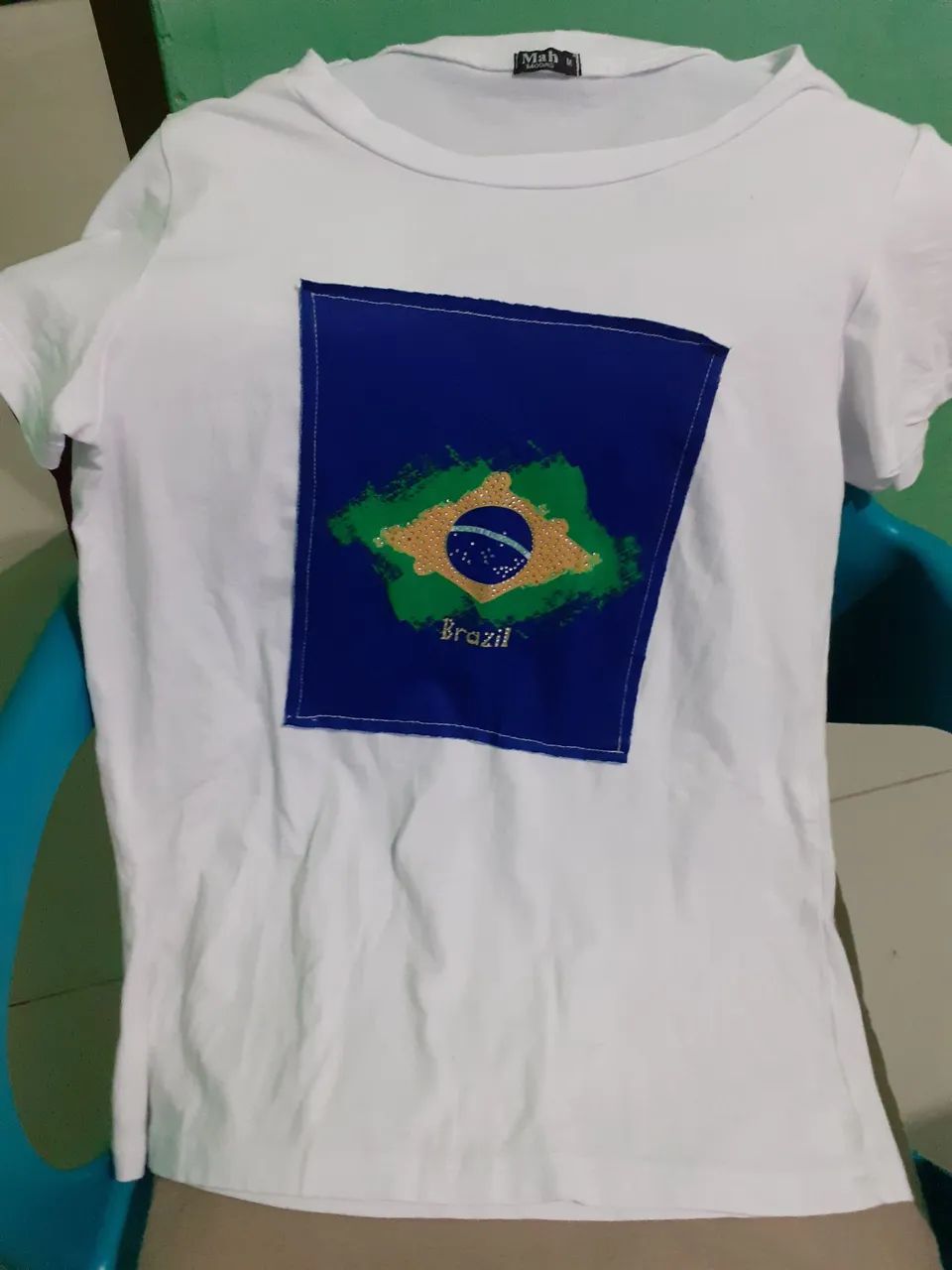Vendo essa blusa do BRASIL. 