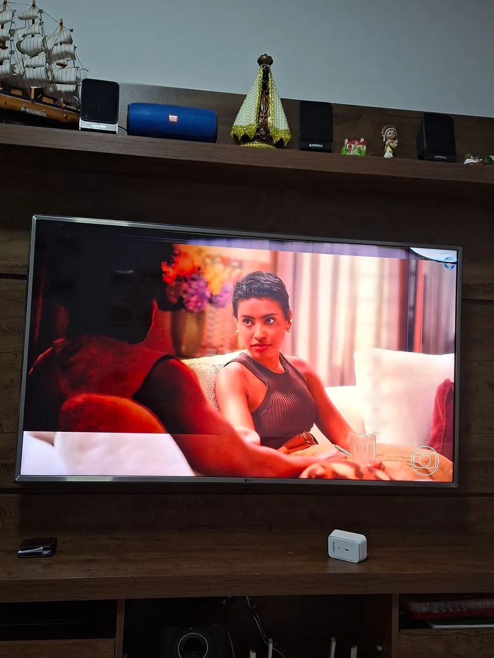 TV LG 4K 50 POLEGADAS (TELA COM PROBLEMAS) - Foto 4