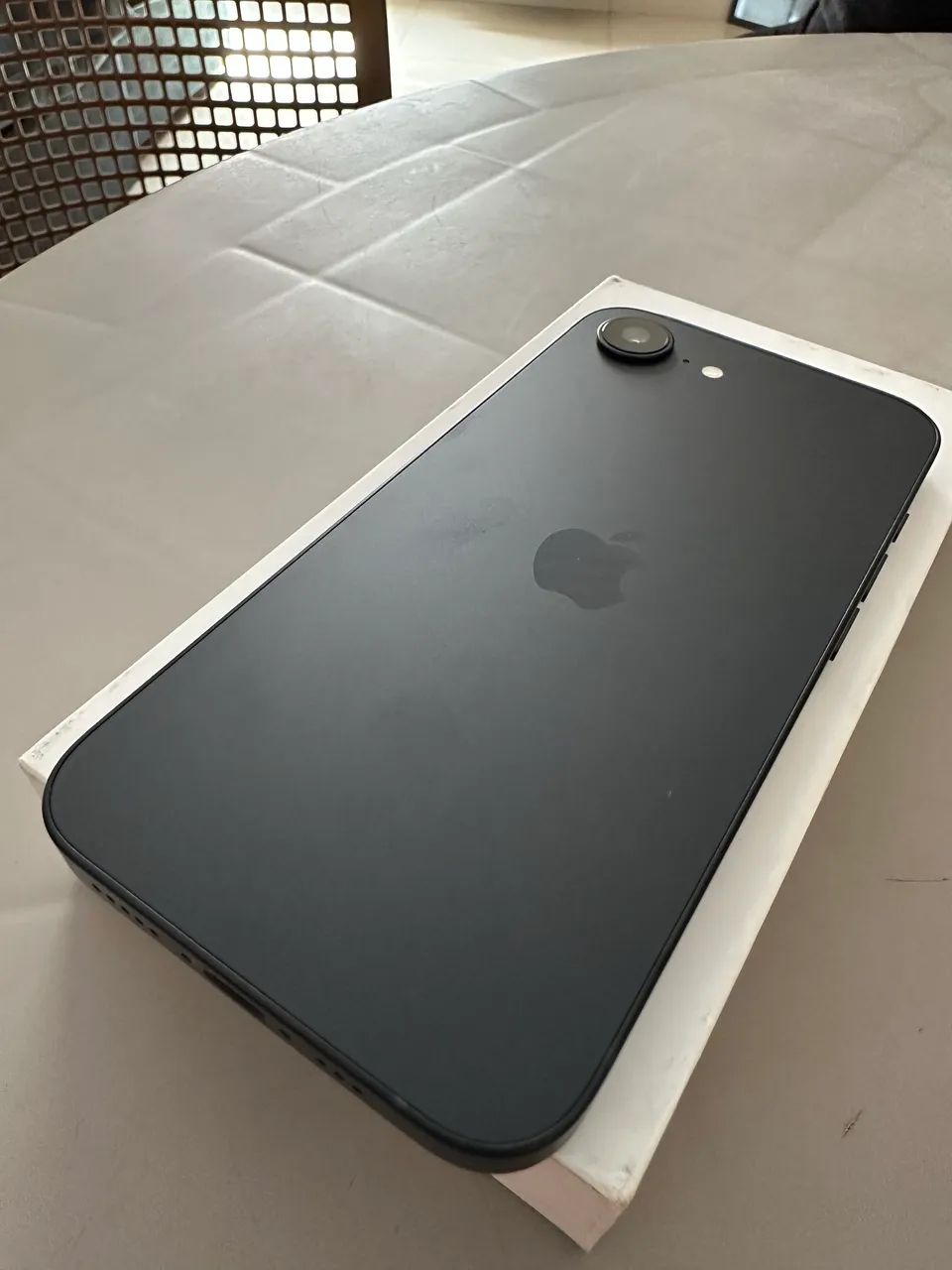VENDO iPHONE 16e ? 128GB