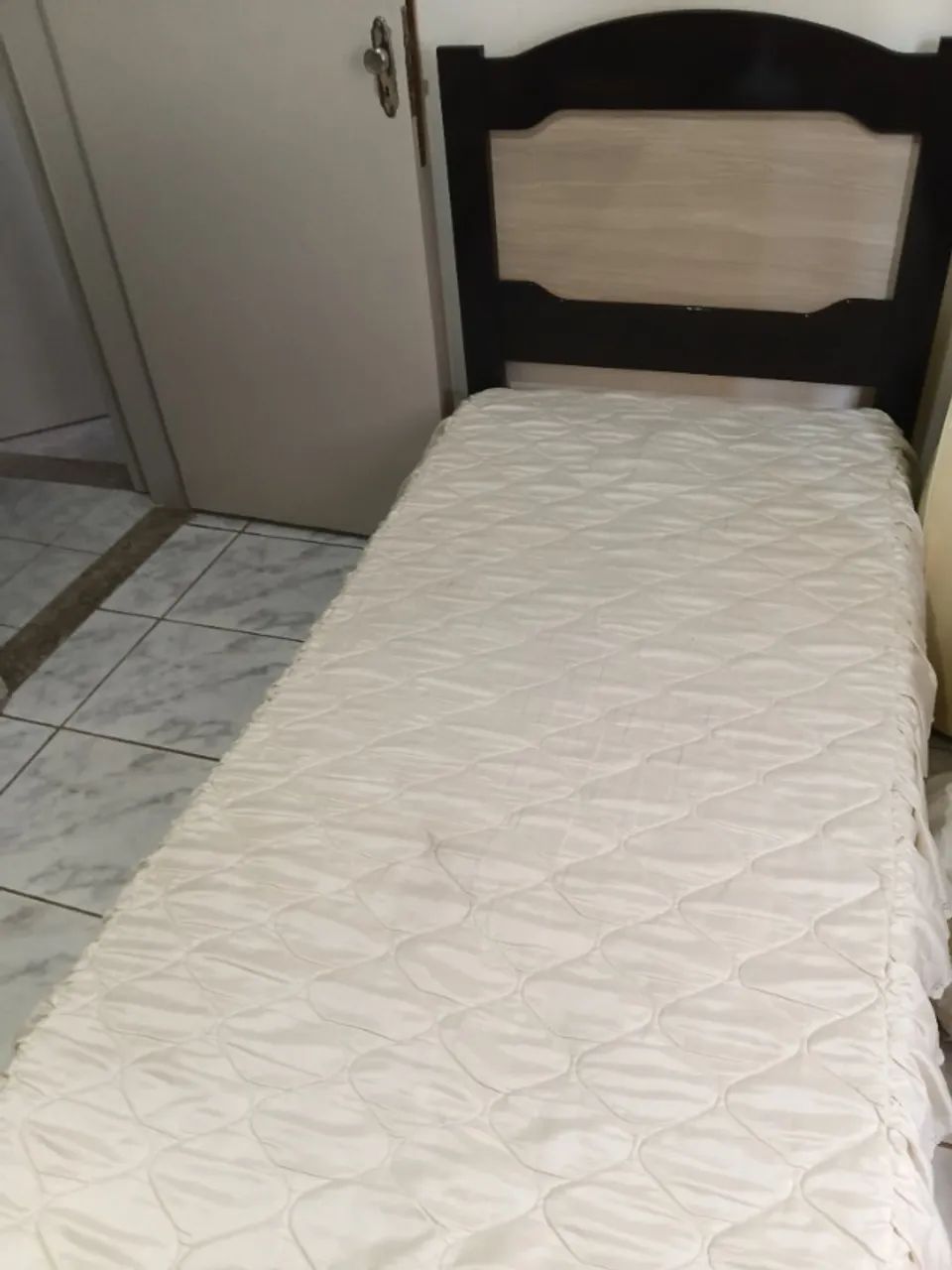 Cama de solteiro com colchão seminovo nova  - Foto 4