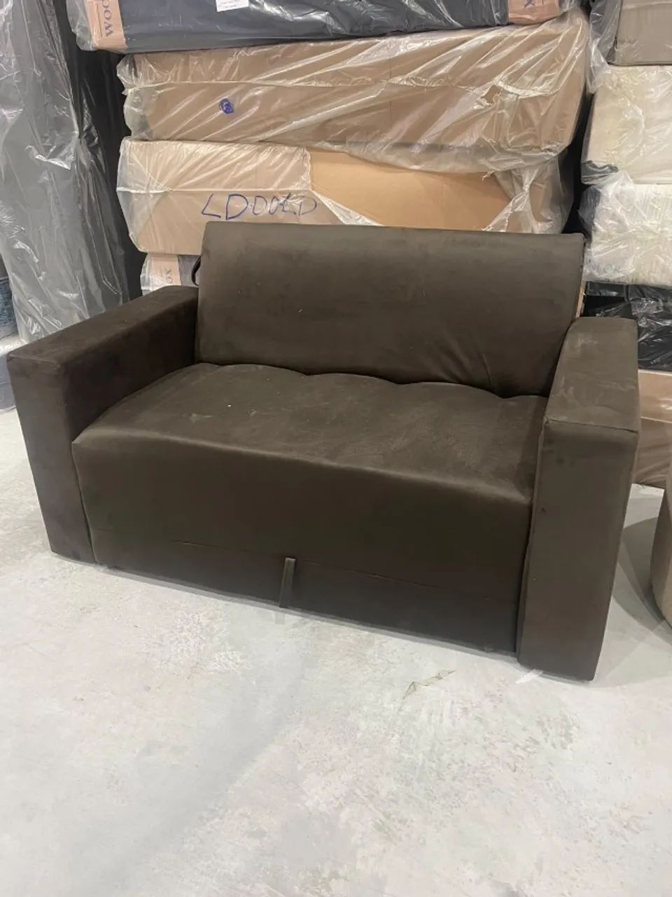 SOFÁ CAMA DE 2 LUGARES (NOVO)