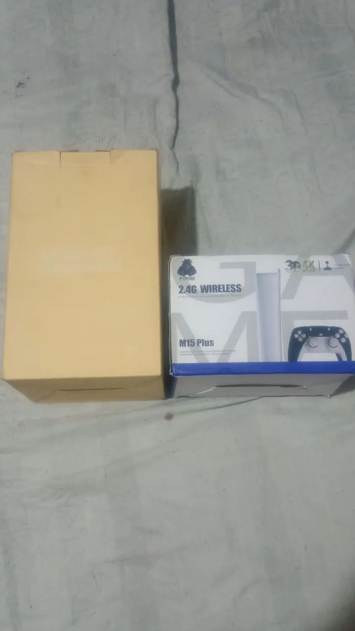 Projetor HY300 (COM SISTEMA ANDROID INTEGRADO) E GAMESTICK M15 PLUS 