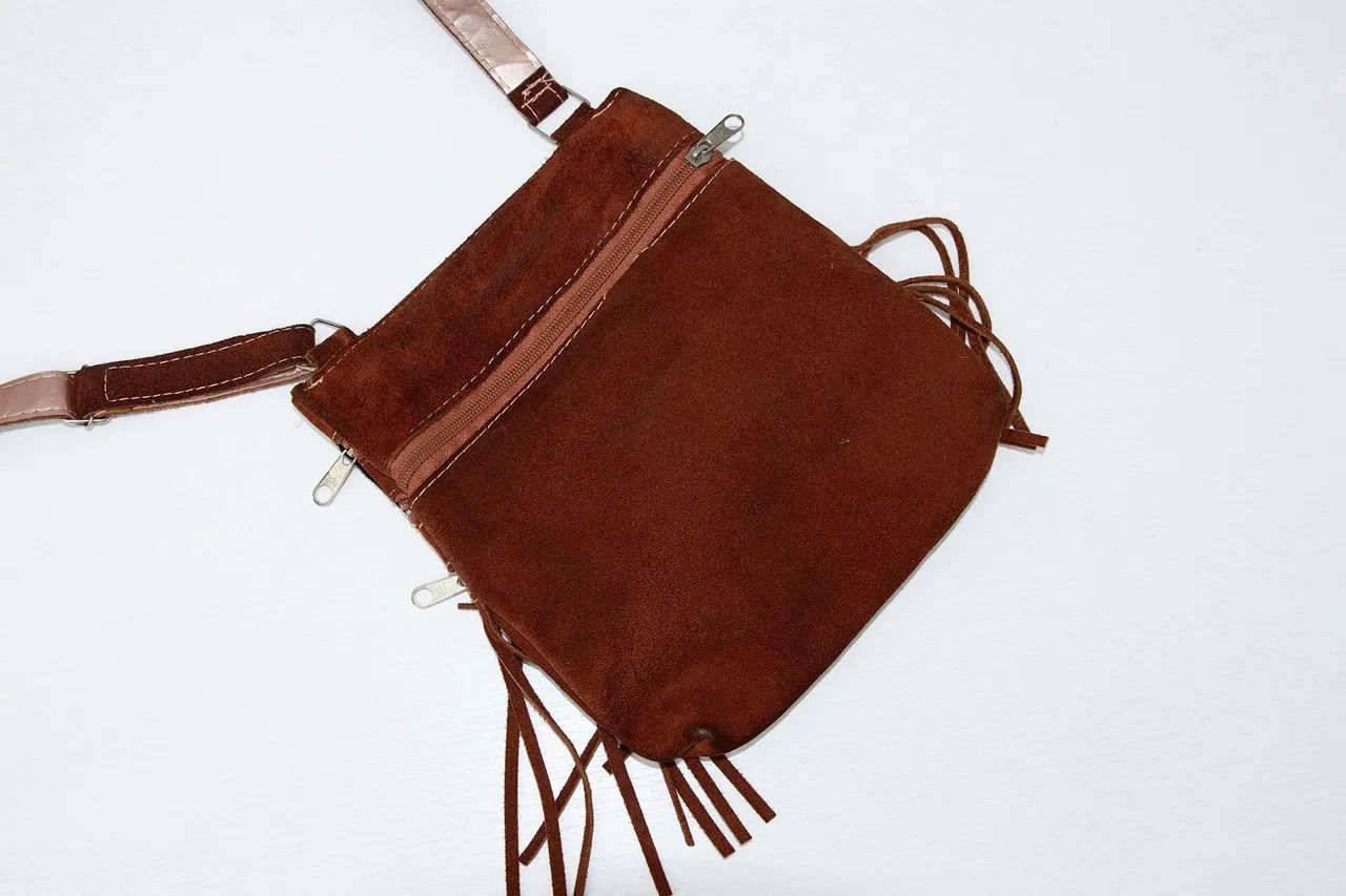 Bolsa pequena tiracolo marrom camurça - Foto 3
