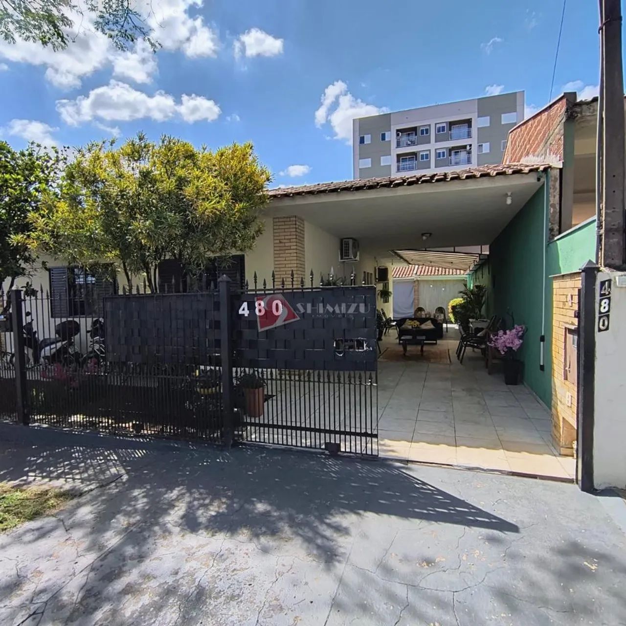 Casa à Venda no Jardim Tropical | 4 Quartos, Suíte e Edícula