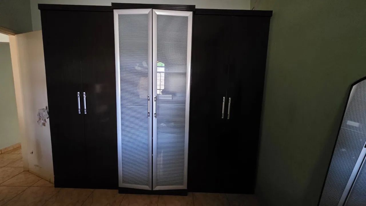 Guarda-roupa Casal
